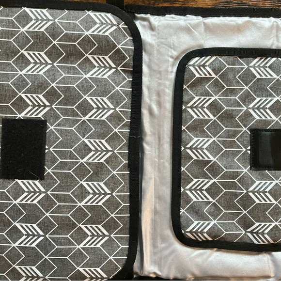 Lekebaby portable diaper pad. Silver, grey and black. - Picture 5 of 9